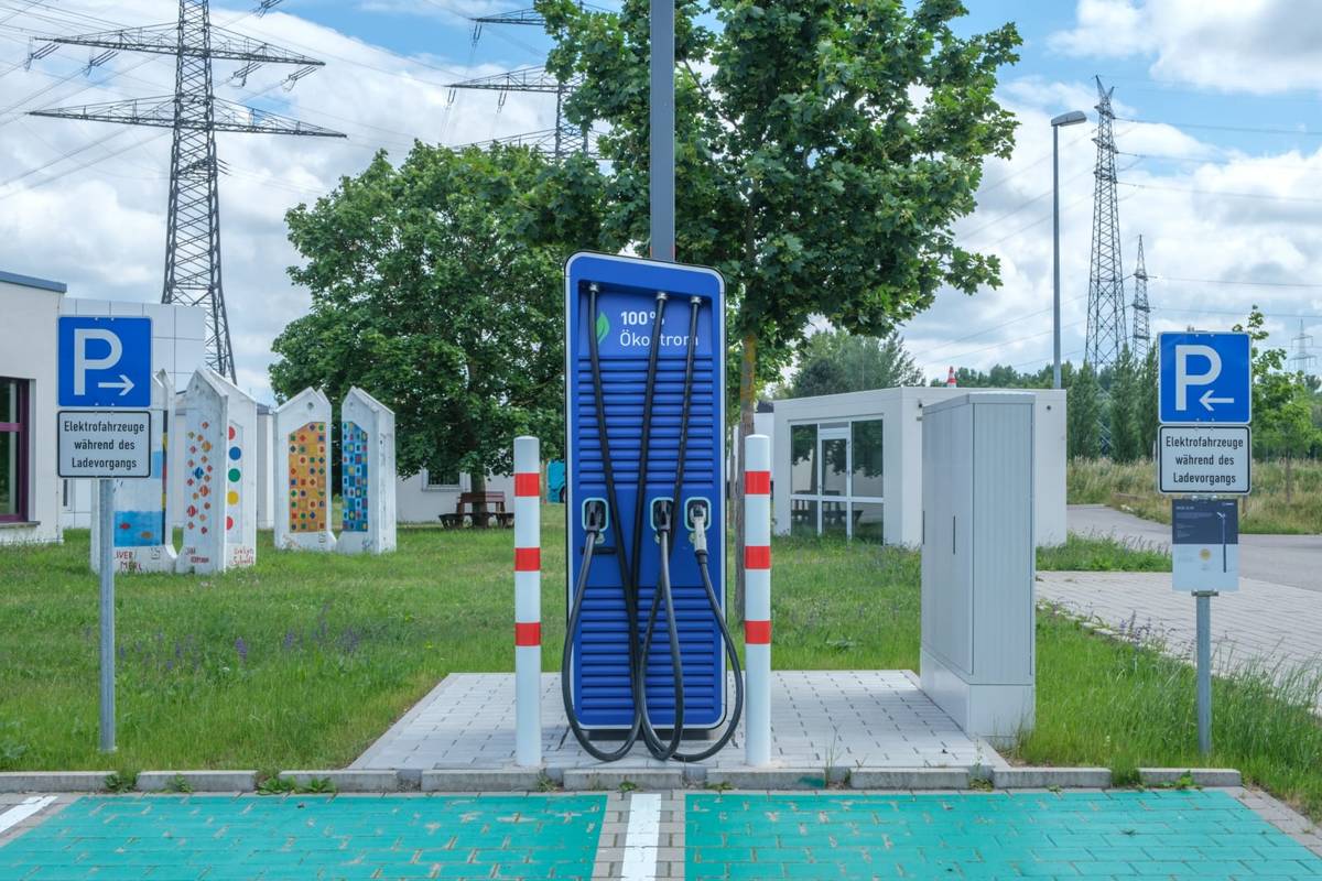 The Future of Electric Vehicles in Oman: Trends and Predictions